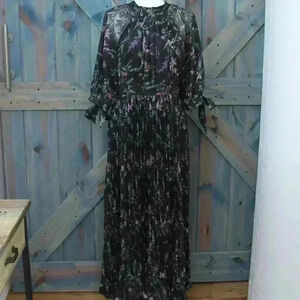 Floral Maxi Dress Black Pleated Skirt Long Tie Sleeve Size Medium